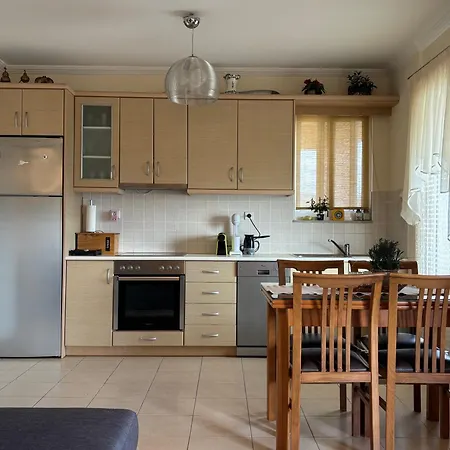 Odylia Sea View Apartment *